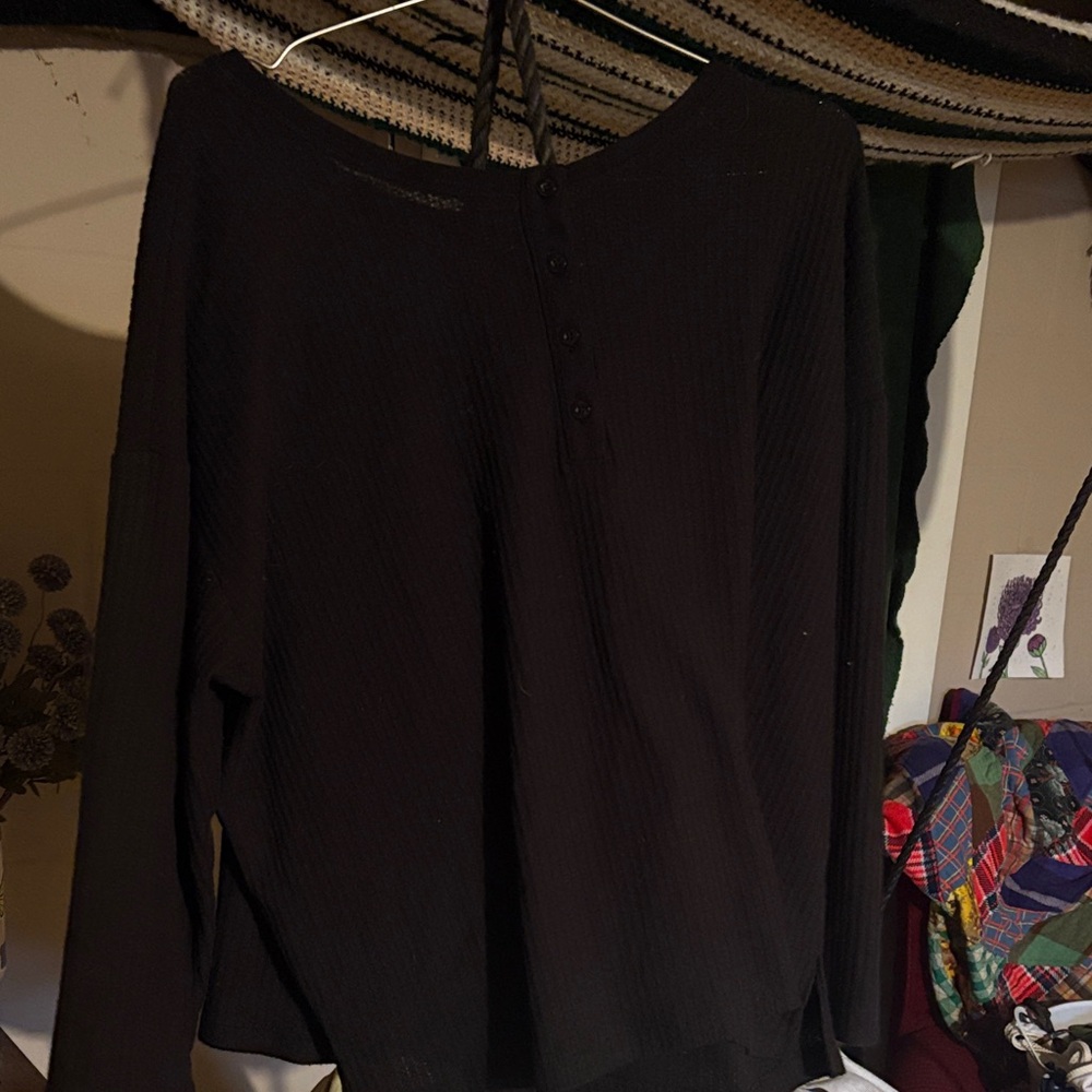 Women's Black Long Sleeve Top